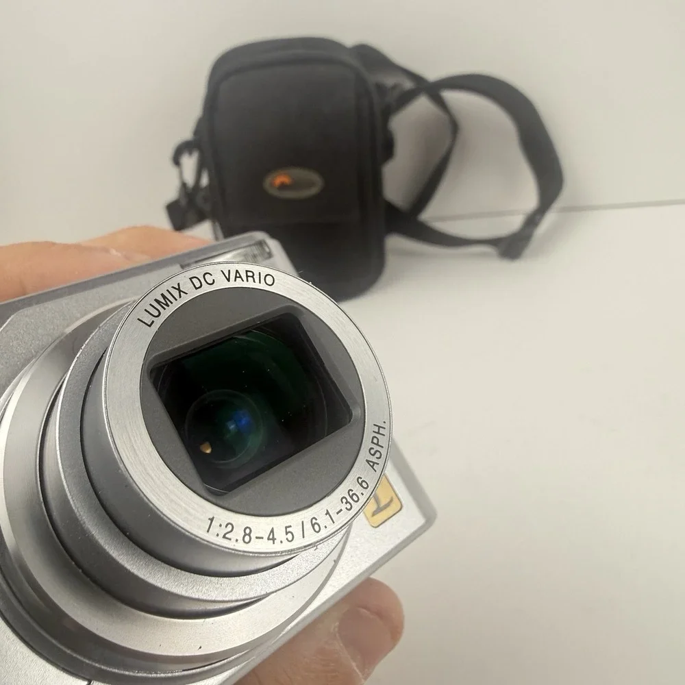 Panasonic Lumix DMC-LZ1 Silver 4.0MP Digital Camera Case SD Card Tested Working